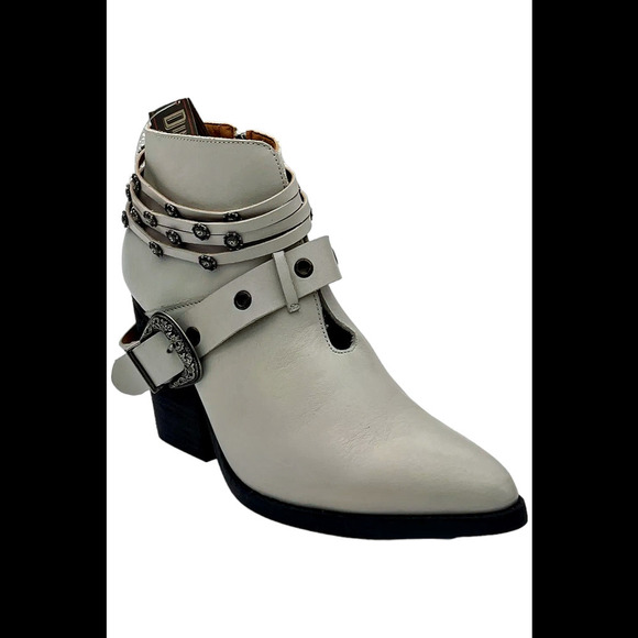 Dingo Shoes - Dingo Women's Booties Born To Run White - Medium